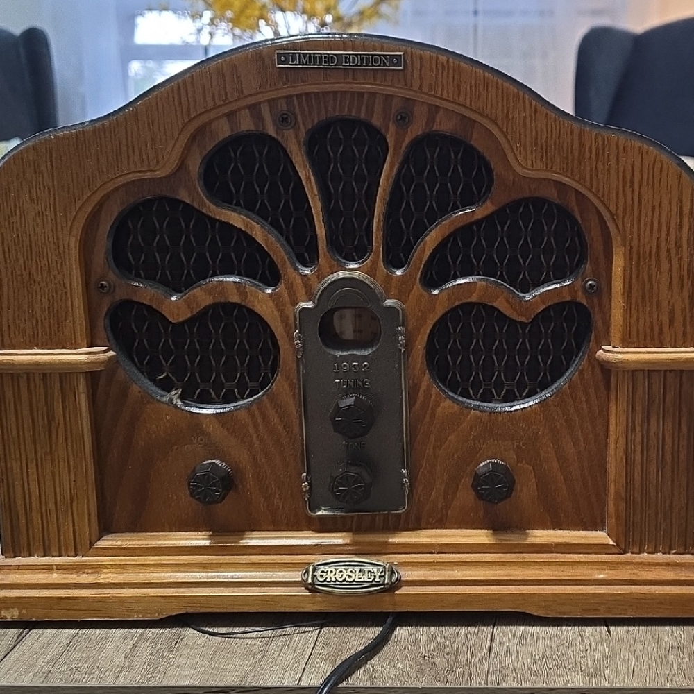 Crosley Brown Retro Radio Portable Audio